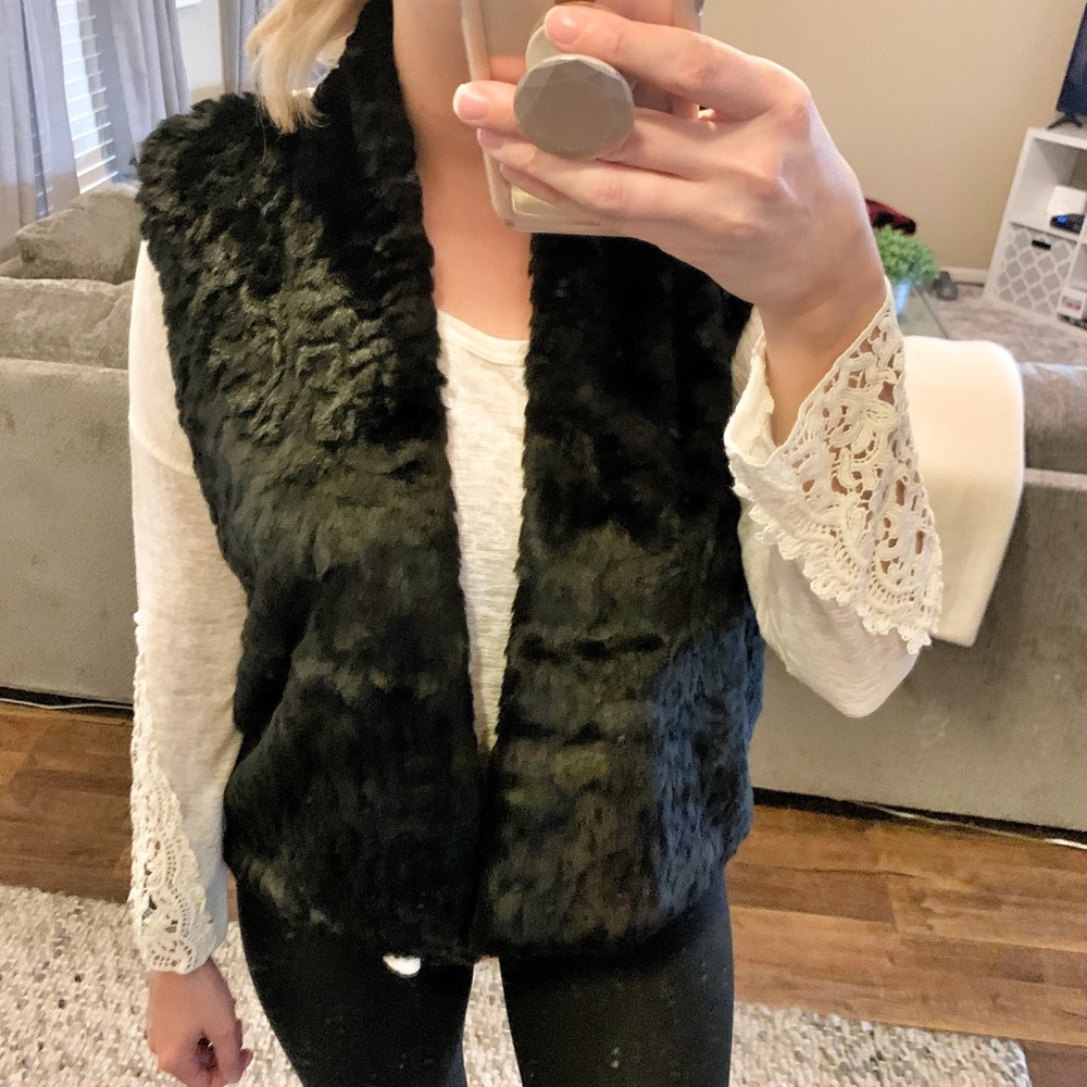 Furry Vest ✨
